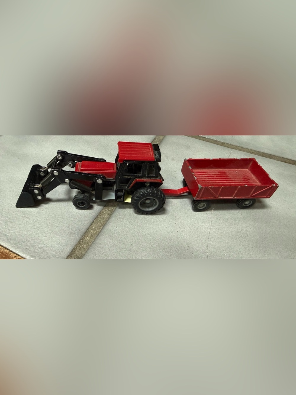 Vintage ERTL Case IH 2594 1/64 Tractor with Front Loader & Red Trailer Set